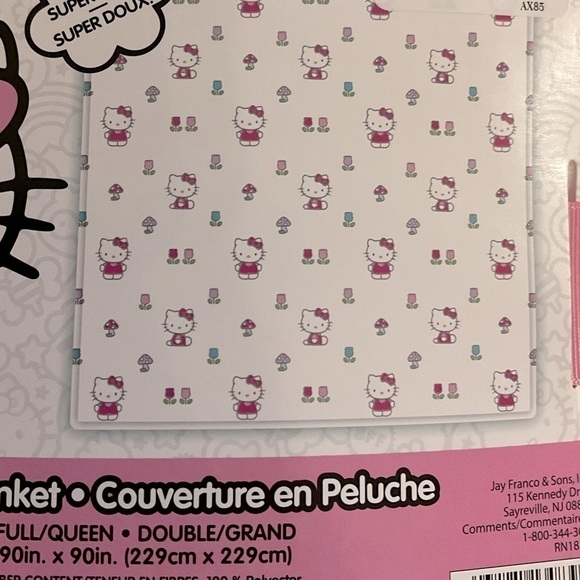 Hello Kitty queen size tulip & mushroom plush blanket - Picture 6 of 6